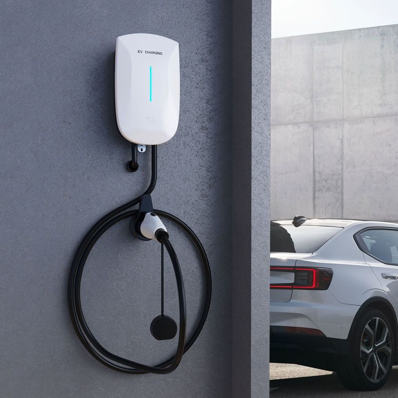 Duvara monte edilmiş 7kw Tip 2 EV şarj cihazı Avrupa Standart Uygulama Kontrolü Hızlı şarj
