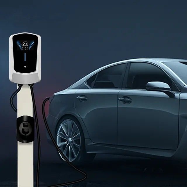 4.3 inç ekran 11kw 22kw 5 metrelik kablo ile duvara monte araba şarj noktası