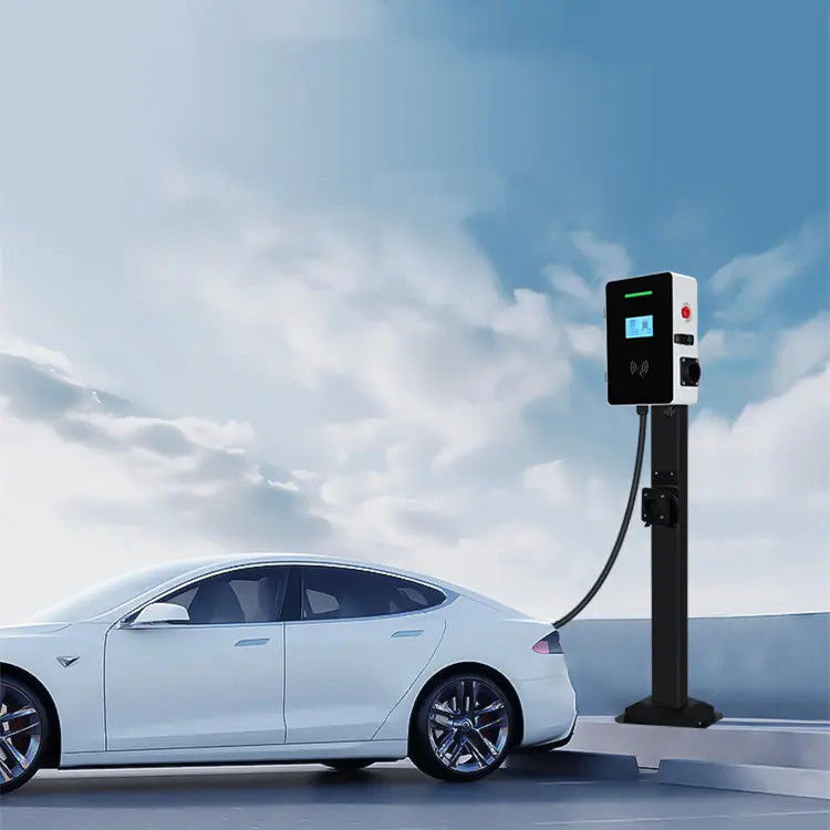 Tek Silah Tip2 7 Kilowatt Duvar Montajlı EV Şarj İstasyonu LCD Ekran Ekranı