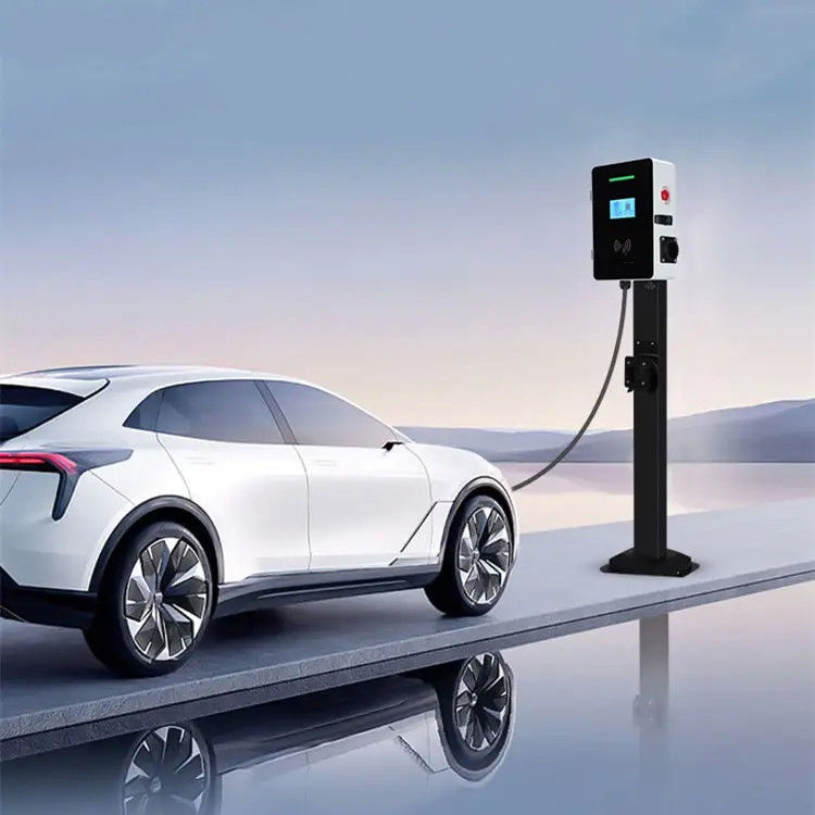 Tek Silah Tip2 7 Kilowatt Duvar Montajlı EV Şarj İstasyonu LCD Ekran Ekranı